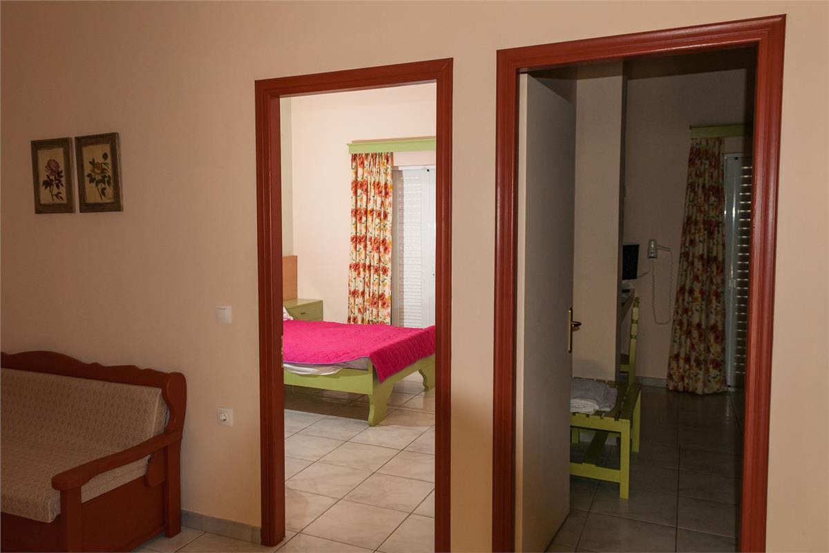 Tom & John Center Aparthotel Tsilivi  Exterior photo