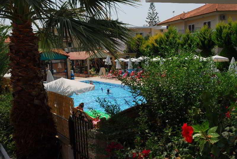 Tom & John Center Aparthotel Tsilivi  Exterior photo