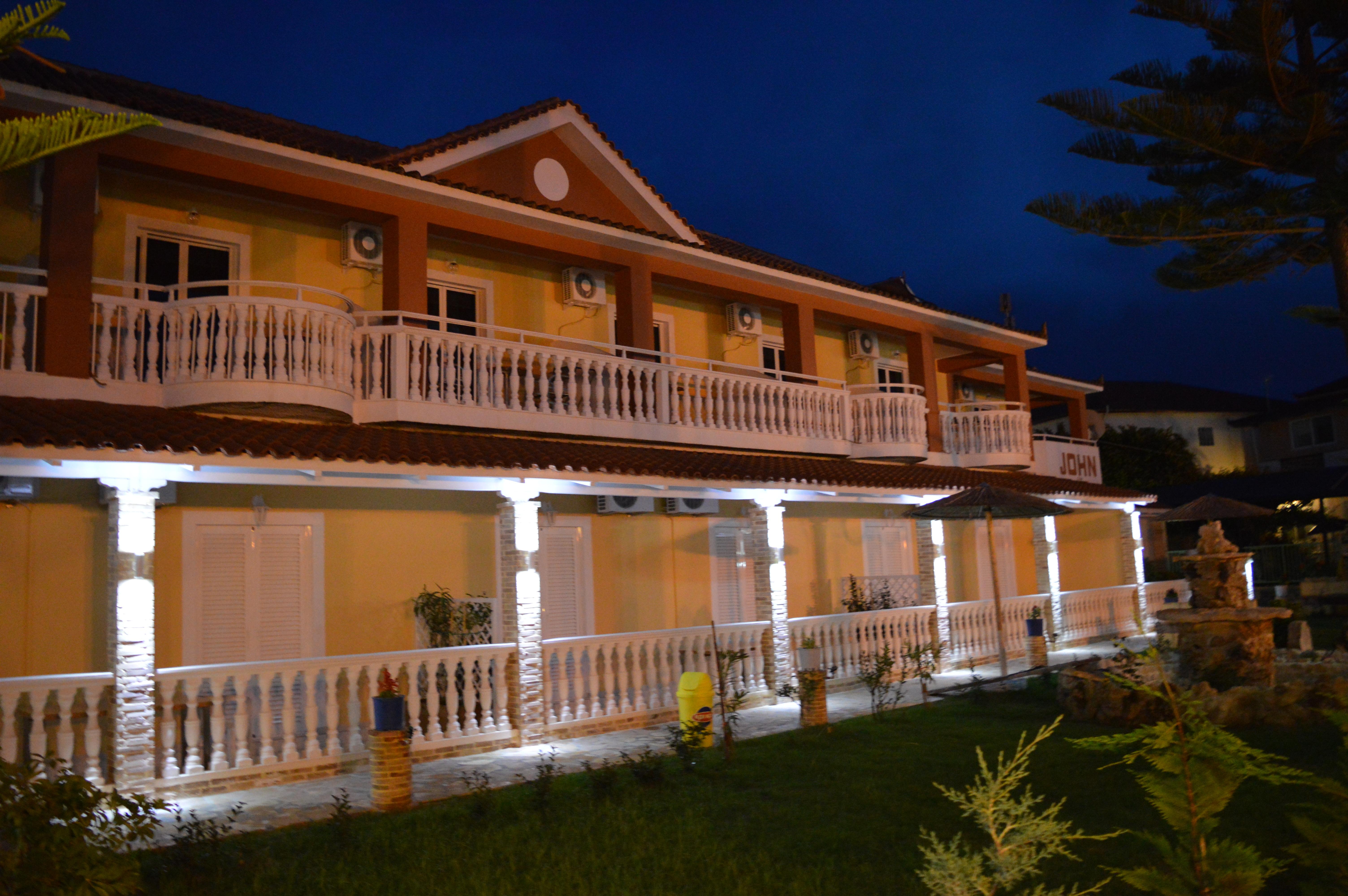 Tom & John Center Aparthotel Tsilivi  Exterior photo